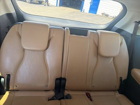 Used 2024 Kia Carnival LX FWD image 47