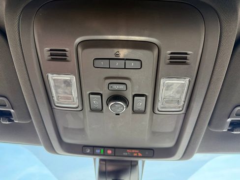 Used 2021 Chevrolet Suburban Z71 w/ Z71 Off-Road Package image 16