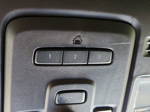 Used 2024 GMC Yukon Denali image 9