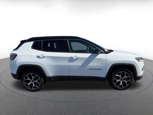 Used 2025 Jeep Compass Limited AWD/4WD image 15