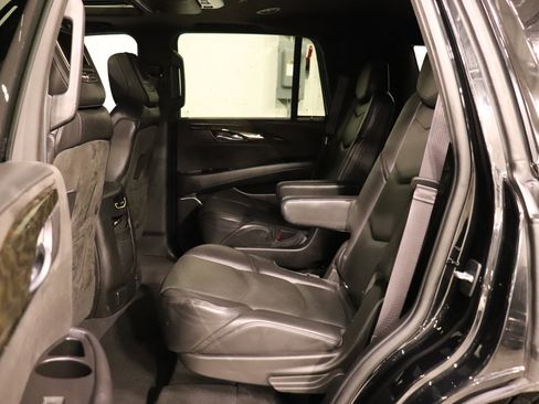 Used 2015 Cadillac Escalade Platinum image 18