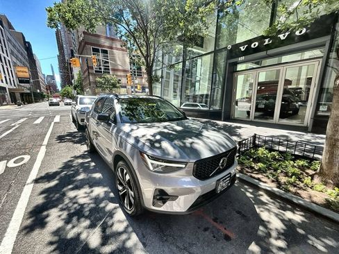 Certified 2023 Volvo XC40 B5 Plus w/ Protection Package Premier AWD/4WD image 1