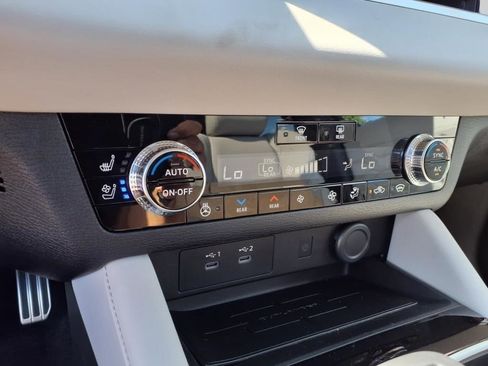 New 2025 Mitsubishi Outlander AWD image 21