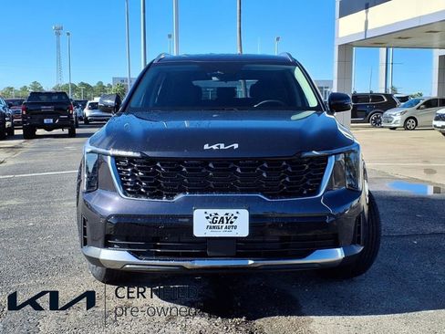 Certified 2025 Kia Sorento S image 18
