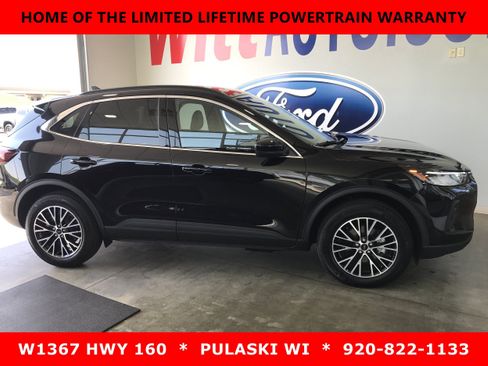 Used 2025 Ford Escape SE w/ Class II Trailer Tow Package FWD image 1