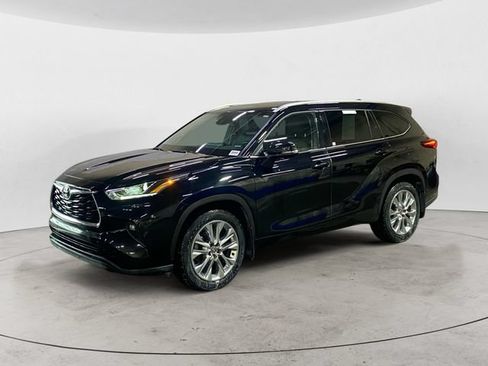 Used 2024 Toyota Highlander Limited AWD/4WD image 1
