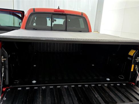 Used 2015 Toyota Tacoma 4x4 Double Cab w/ SR5 Package image 20