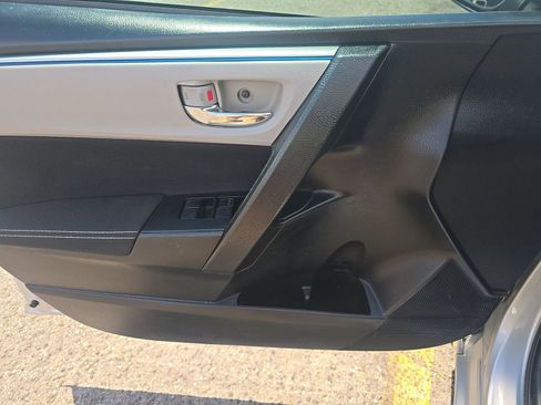 Used 2016 Toyota Corolla LE FWD image 9