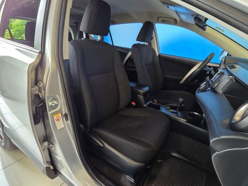 Used 2018 Toyota RAV4 LE w/ All Weather Liner Package AWD/4WD image 22