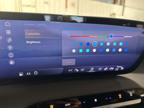 Used 2025 Buick Enclave Sport Touring w/ Power Package image 26