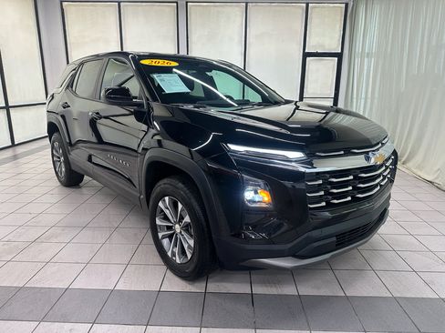 Used 2026 Chevrolet Equinox LT FWD image 2