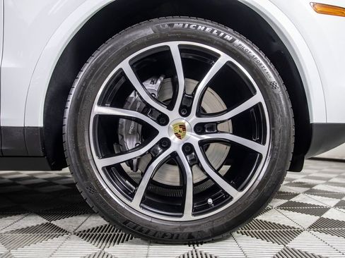 Used 2023 Porsche Cayenne Coupe AWD/4WD image 40