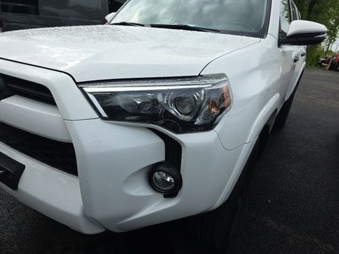 Used 2020 Toyota 4Runner SR5 Premium AWD/4WD image 11