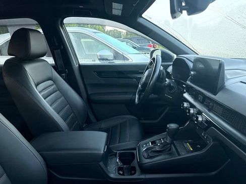 Certified 2025 Honda CR-V Sport Touring image 4