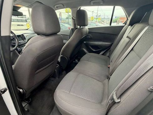Used 2018 Chevrolet Trax LS FWD image 11