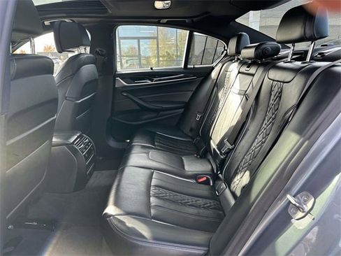 Used 2020 BMW 530i xDrive w/ Executive Package image 15