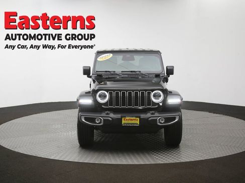 Used 2025 Jeep Wrangler Unlimited Sahara AWD/4WD image 52