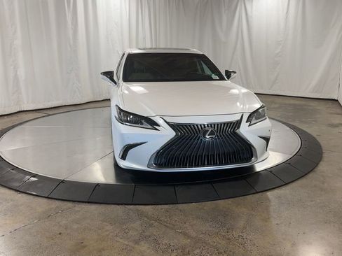 Used 2019 Lexus ES 350 w/ Premium Package image 4