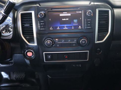 Used 2019 Nissan Titan S image 10