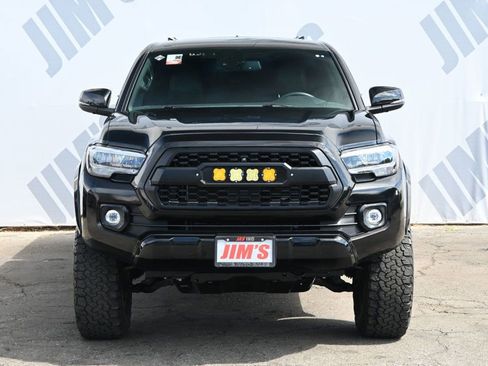 Used 2020 Toyota Tacoma Limited AWD/4WD image 2