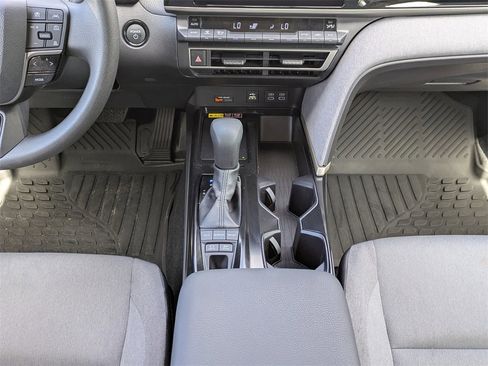 Used 2025 Toyota Camry LE image 17