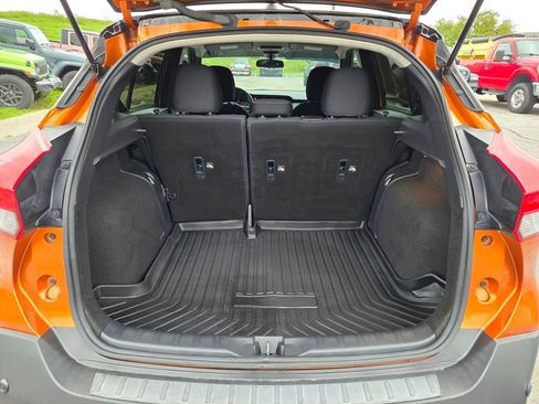 Used 2020 Nissan Kicks SR FWD image 26