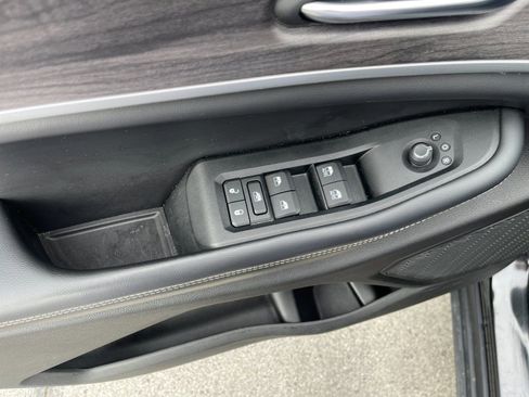 Used 2023 Jeep Grand Cherokee Limited AWD/4WD image 13