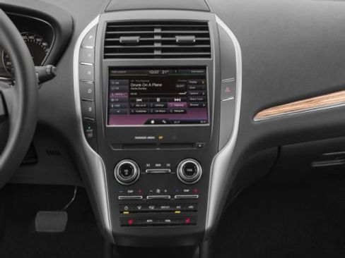 Used 2017 Lincoln MKC Select image 10