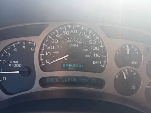 Used 2005 GMC Yukon Denali AWD/4WD image 24