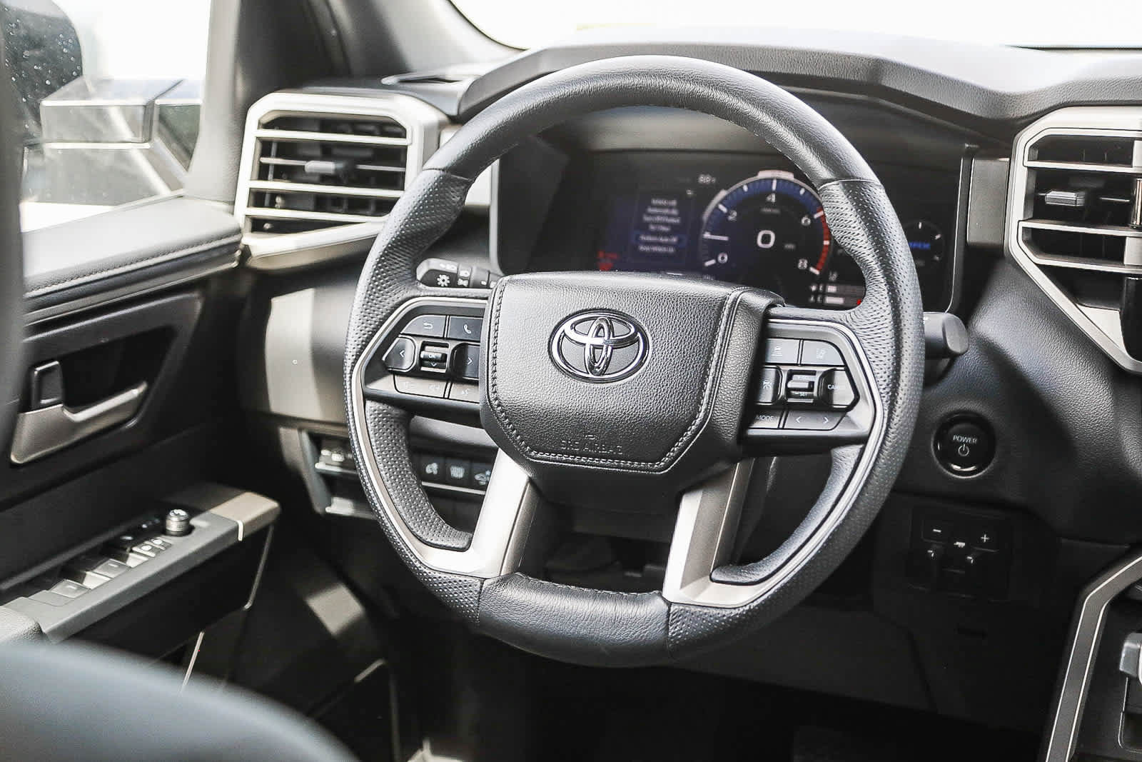 Used 2025 Toyota Sequoia SR5 AWD/4WD image 15