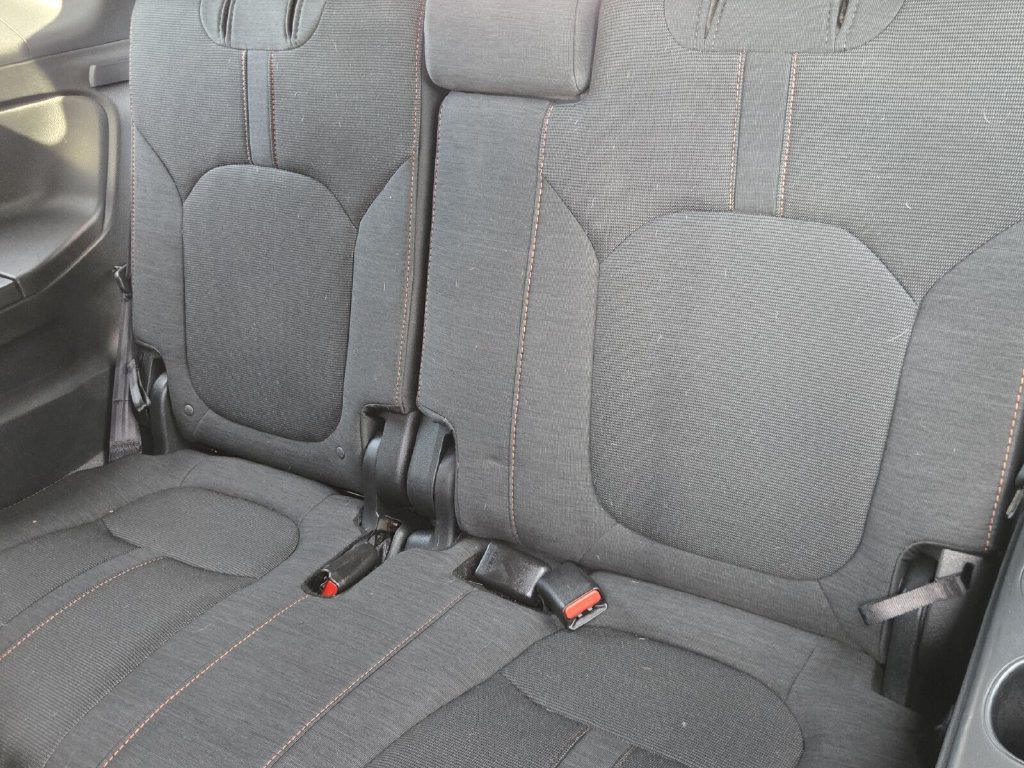 Used 2025 Honda Pilot Sport image 17