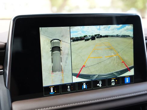 Used 2022 Chevrolet Tahoe High Country RWD image 13