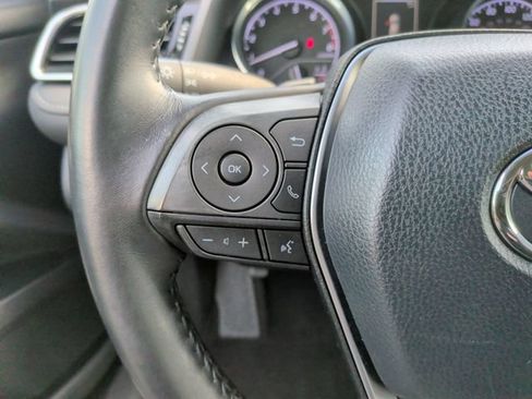 Used 2018 Toyota Camry SE FWD image 14