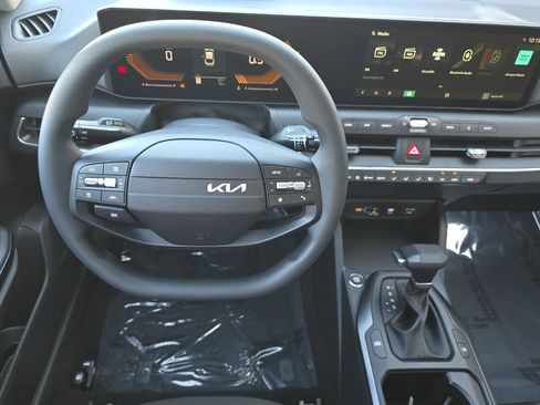 New 2026 Kia K4 LXS image 12