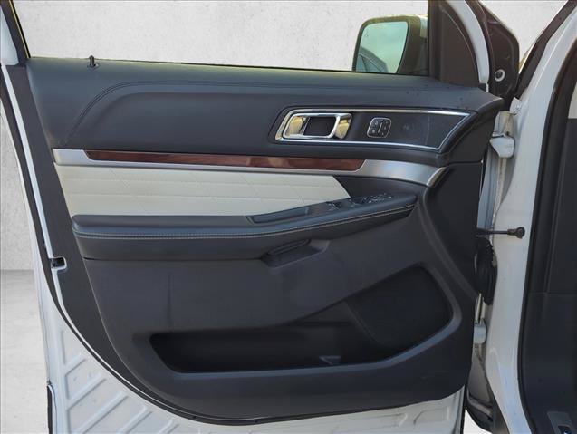 Used 2019 Ford Explorer Platinum AWD/4WD image 7