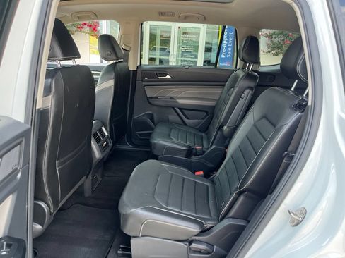 Used 2021 Volkswagen Atlas SEL Premium AWD/4WD image 16