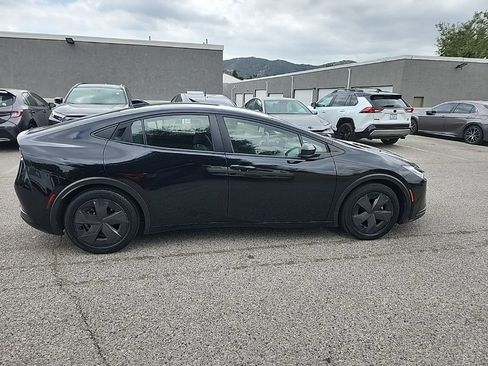 Used 2023 Toyota Prius LE FWD image 5