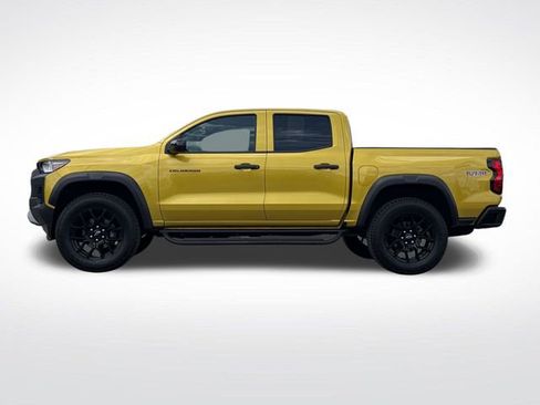 Used 2023 Chevrolet Colorado Trail Boss w/ LPO, Dark Essentials Package AWD/4WD image 6