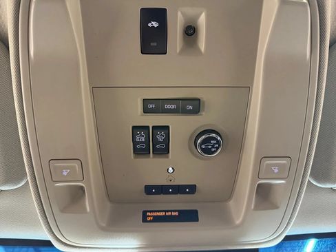 Used 2019 GMC Yukon XL Denali w/ Denali Ultimate Package AWD/4WD image 26