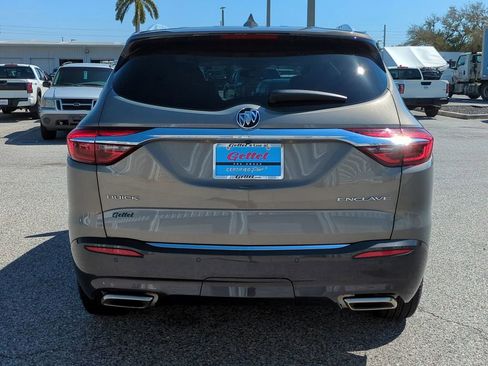 Used 2018 Buick Enclave Essence image 6