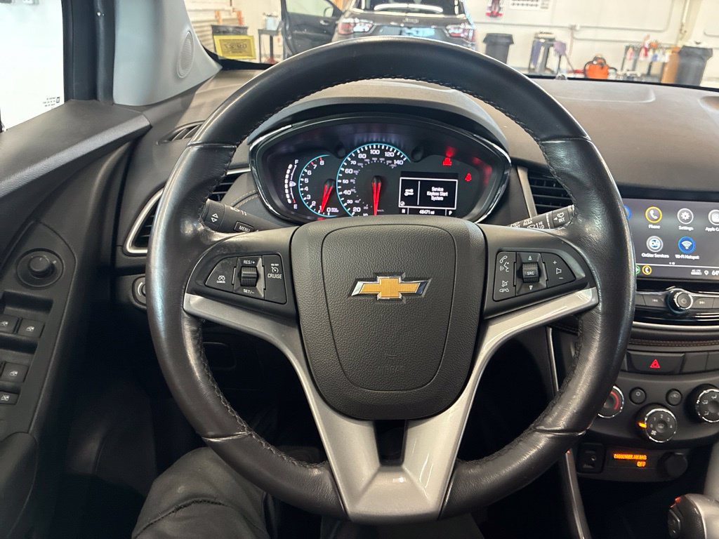 Used 2018 Chevrolet Trax LT w/ Redline Edition AWD/4WD image 12