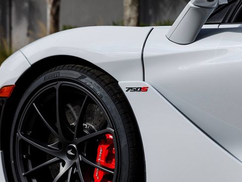Used 2026 McLaren 750S Spider RWD image 21