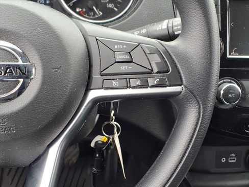 Used 2022 Nissan Rogue Sport S image 19