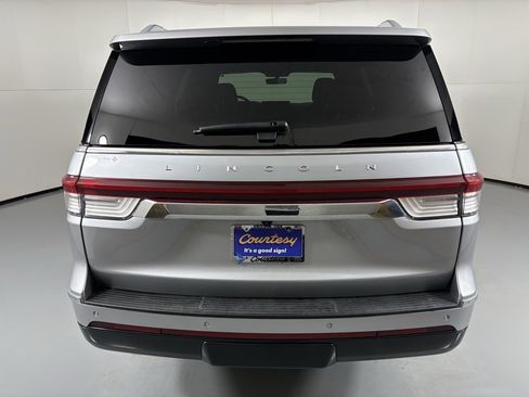 Used 2023 Lincoln Navigator Reserve image 7