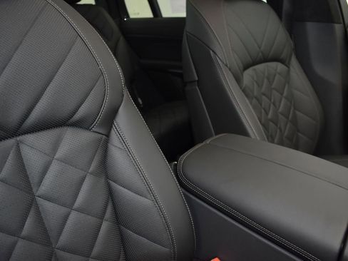 Used 2026 BMW X7 xDrive40i w/ Executive Package AWD/4WD image 28