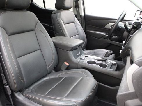 Used 2019 Chevrolet Traverse RS w/ LPO, Floor Liner Package AWD/4WD image 4