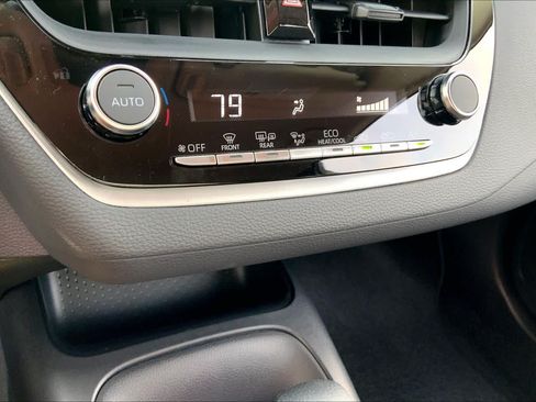 Used 2026 Toyota Corolla LE FWD image 32
