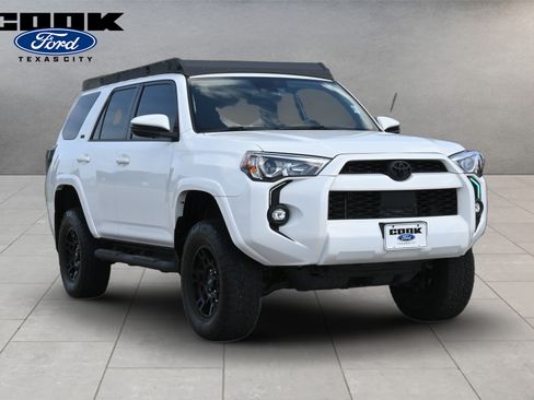 Used 2024 Toyota 4Runner SR5 Premium w/ Moonroof Package AWD/4WD image 2