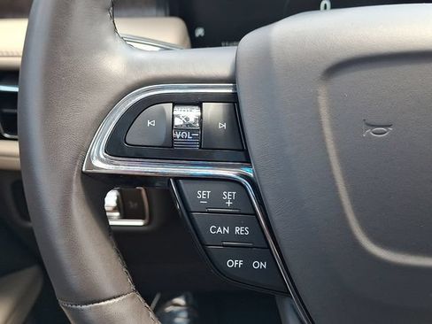 Used 2023 Lincoln Nautilus Reserve AWD/4WD image 20