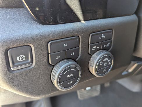 Used 2025 Chevrolet Silverado 2500 LT w/ Convenience Package AWD/4WD image 29